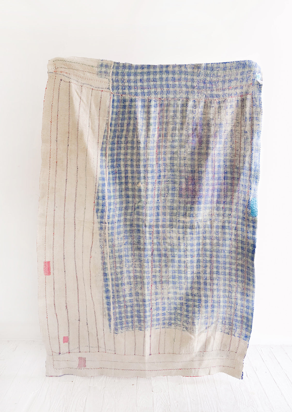 Vintage Patchwork Quilt No. 19 in - LEIF