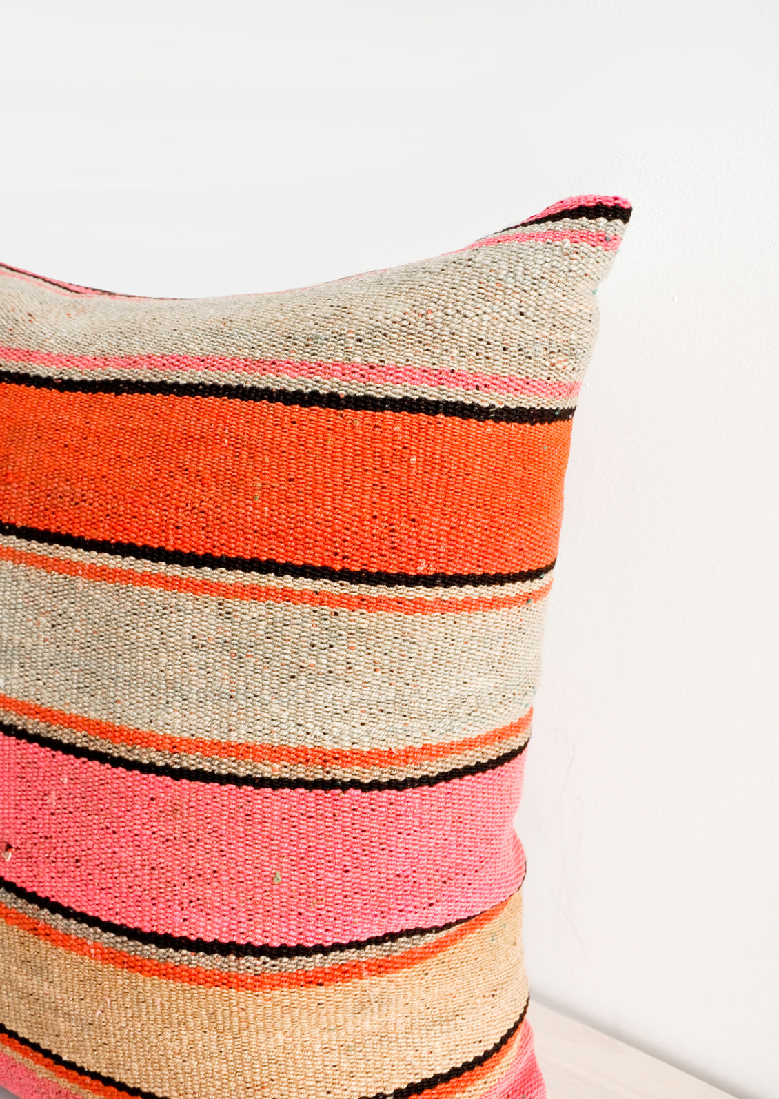 Frazada Pillow in Antelope Valley in  - LEIF