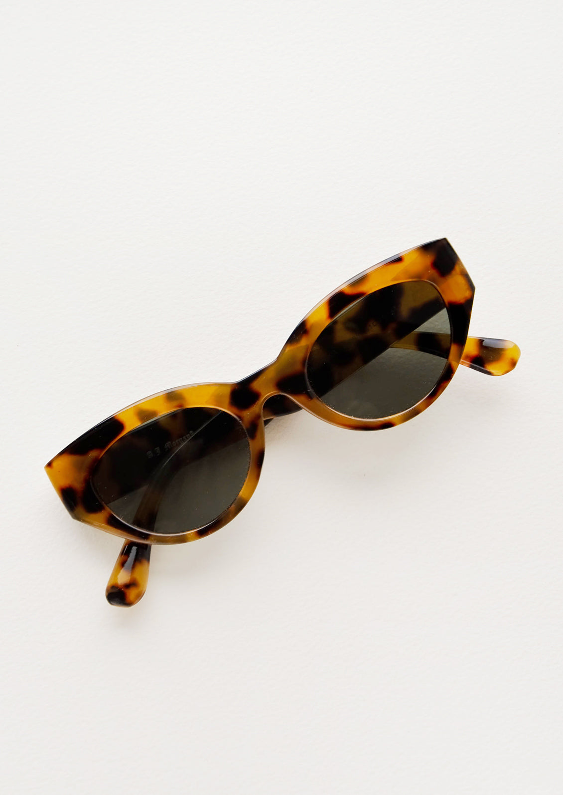 Gina Sunglasses in Tortoiseshell - LEIF
